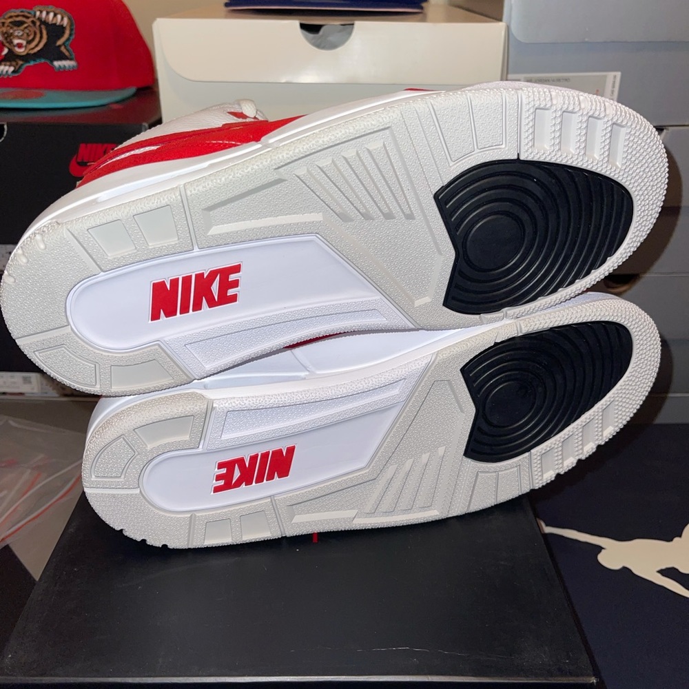 Jordan 3 - Picture 2 of 5